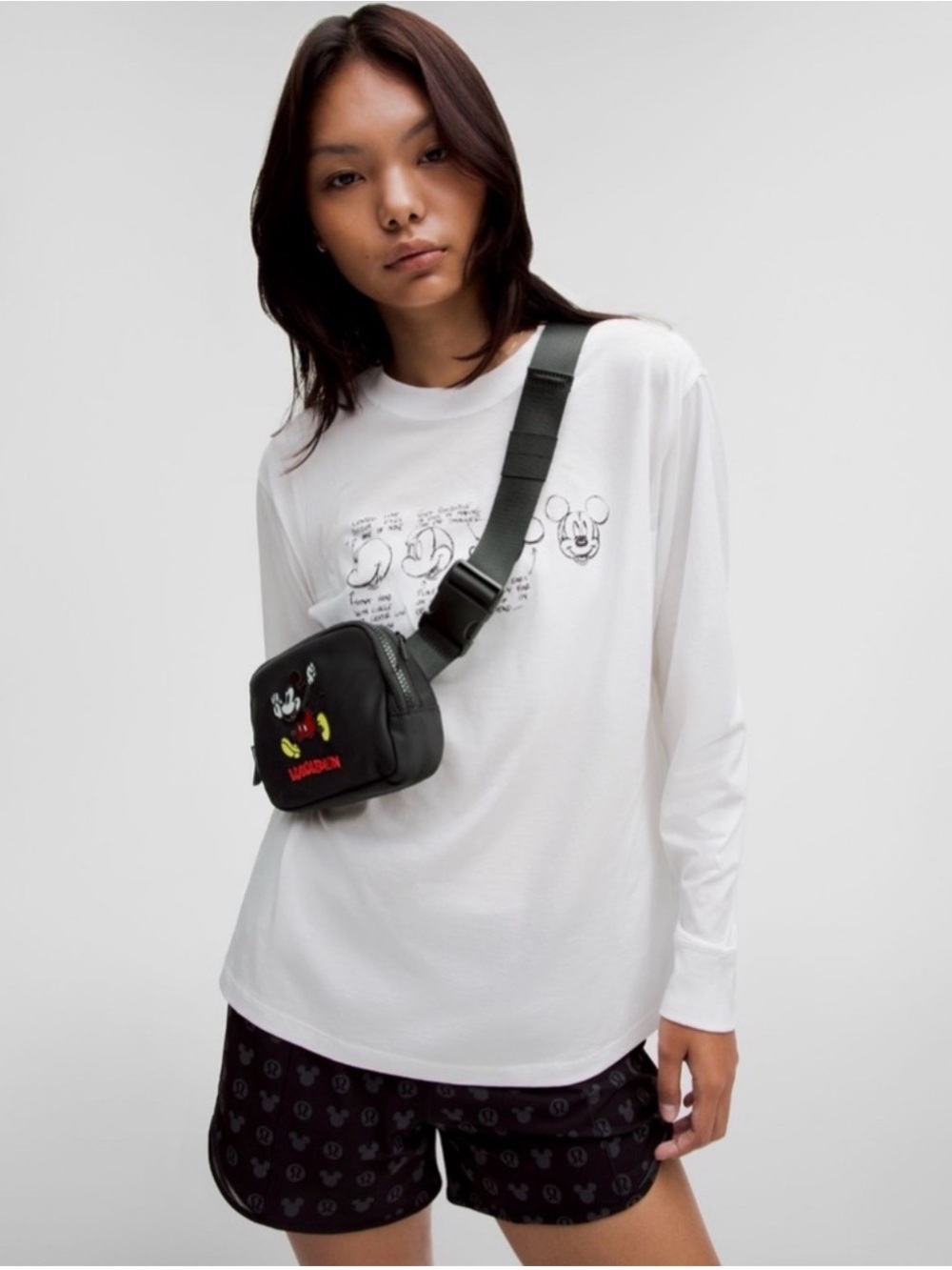 🆕 LULULEMON X DISNEY Everywhere Belt Bag 1L Mickey in Motion Graphic Black NWT - Picture 4 of 17